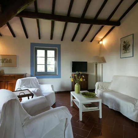 Villa With Private Swimming Pool And Spacious Garden In The Valdichiana, Close To Cortona